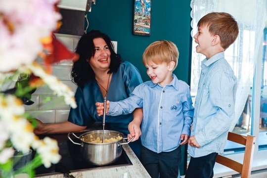 Сегодня передал высокие награды многодетным мамам из Подмосковья 🌷 Этот год наш Президент объявил Годом семьи