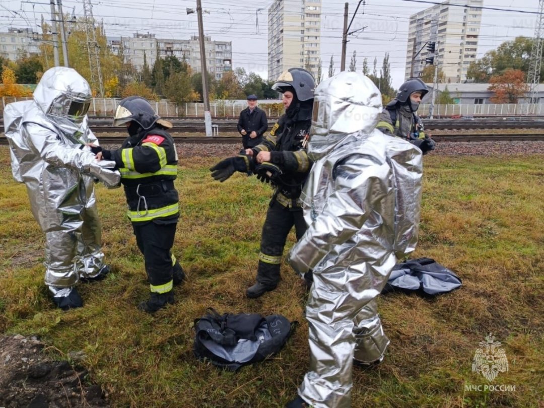 Условную производственную аварию на железнодорожной станции Серпухов ликвидировали огнеборцы Подмосковья