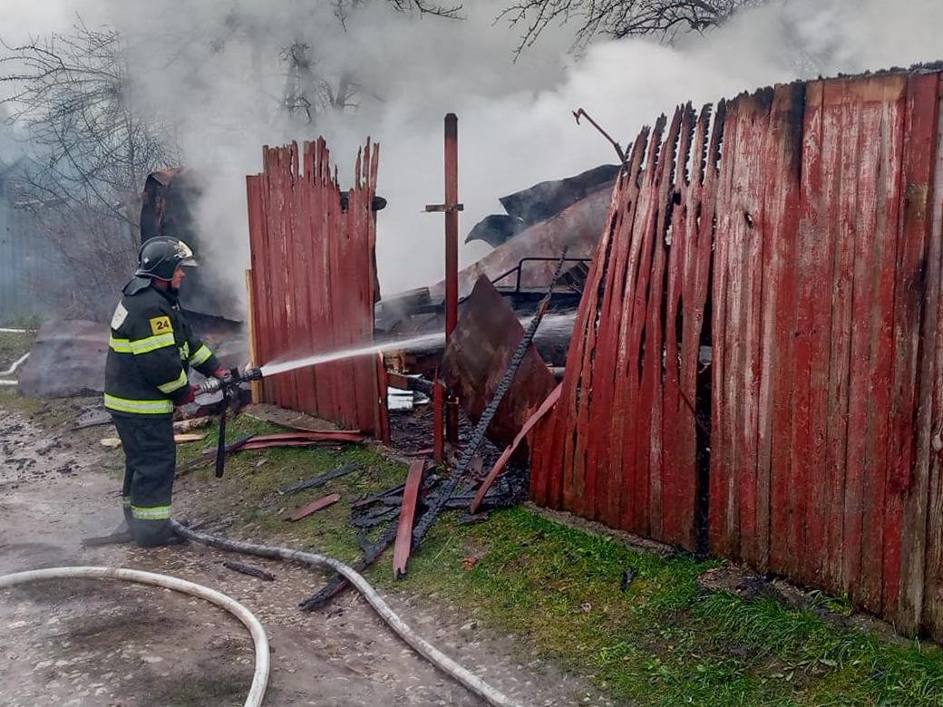 ⭕Ликвидация пожара в Серпуховском округе n n🚒 Вчера работники 330-й пожарно-спасательной части #Мособлпожспас ликвидировали пожар в дачном доме, расположенном в селе Турово Серпуховского городского округа