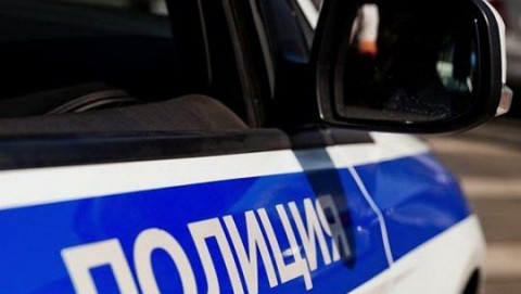 Сотрудники полиции устанавливают обстоятельства ДТП в г.о. Серпухов, в котором пострадали трое, в том числе двое несовершеннолетних